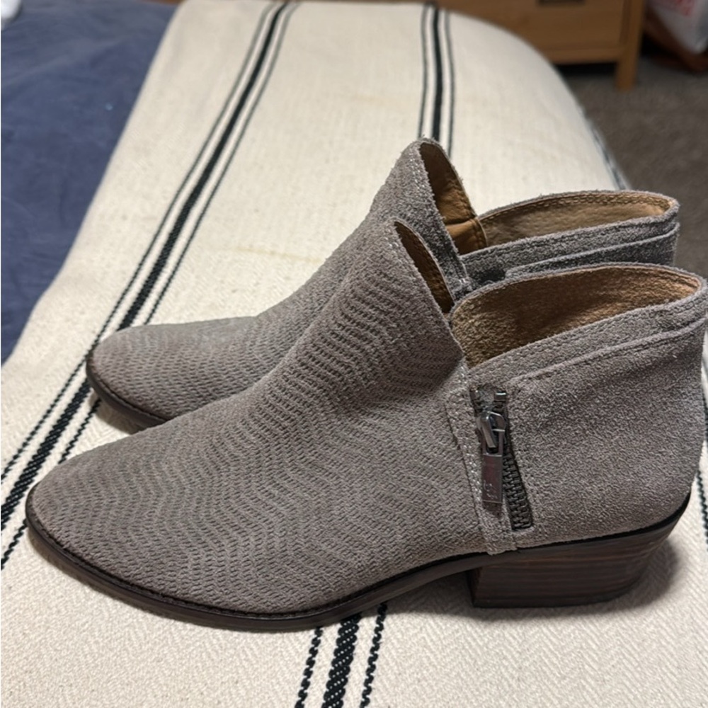 Women's Suede Ankle Boots - Taupe
